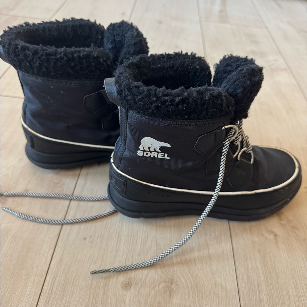 Sorel Black Winter Boots with Fur Lining